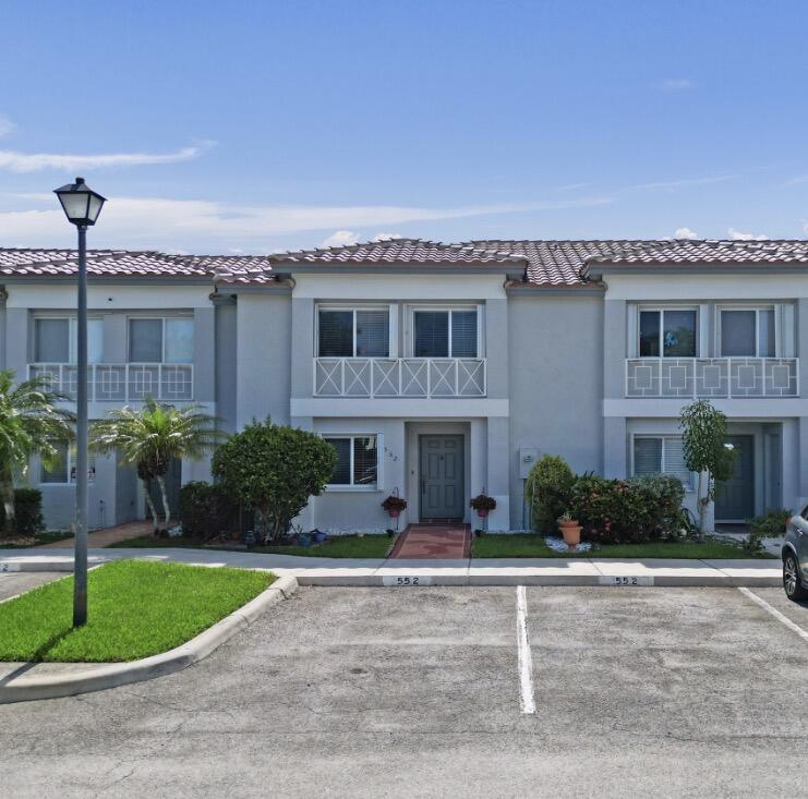 Pembroke Pines photo 2