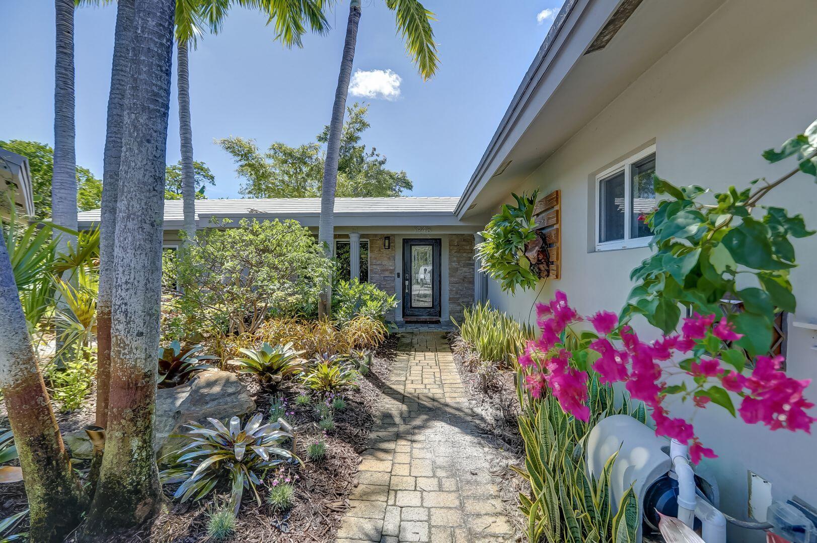 Wilton Manors photo 2