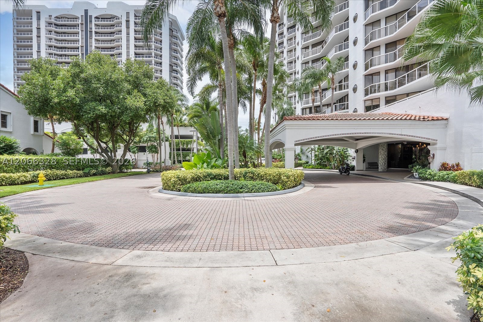 Aventura photo 2