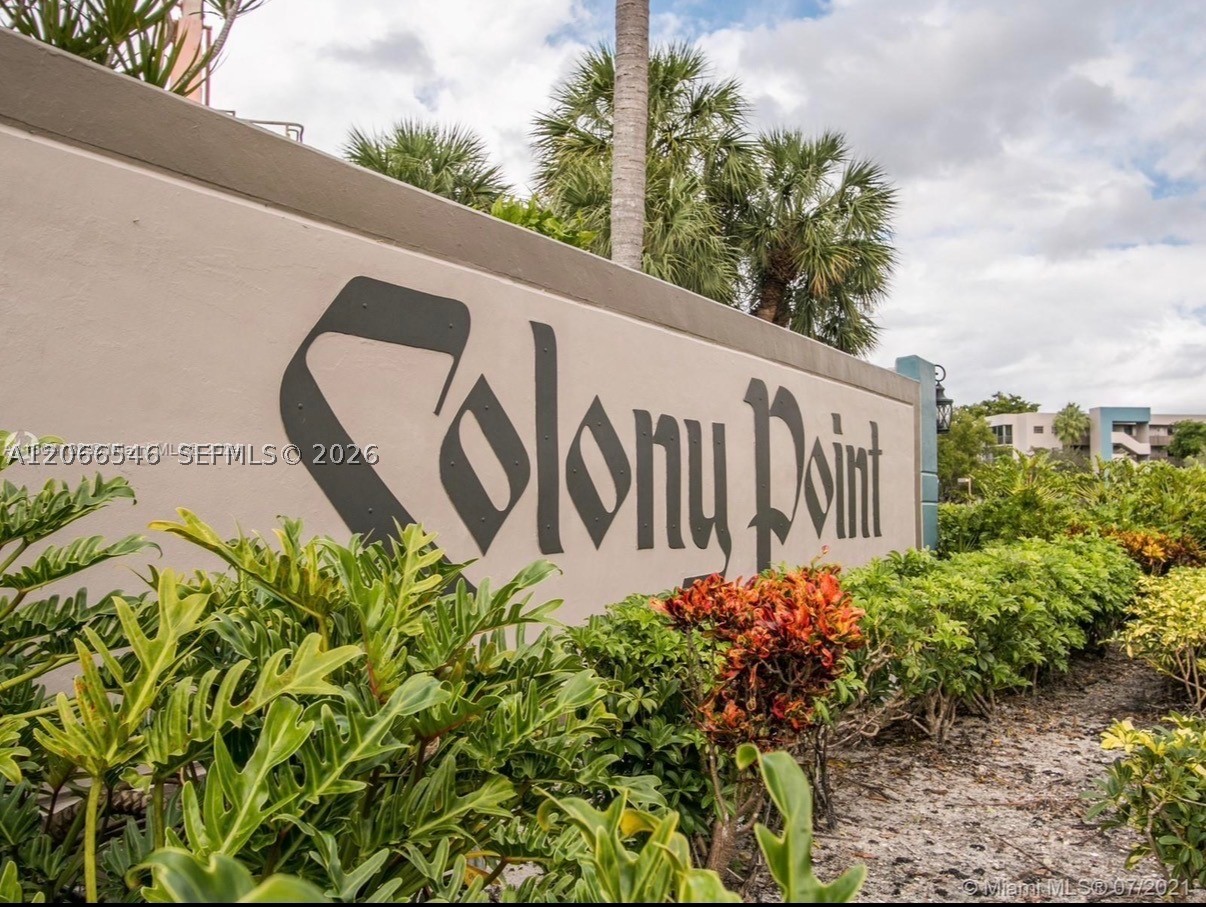 Pembroke Pines photo 1