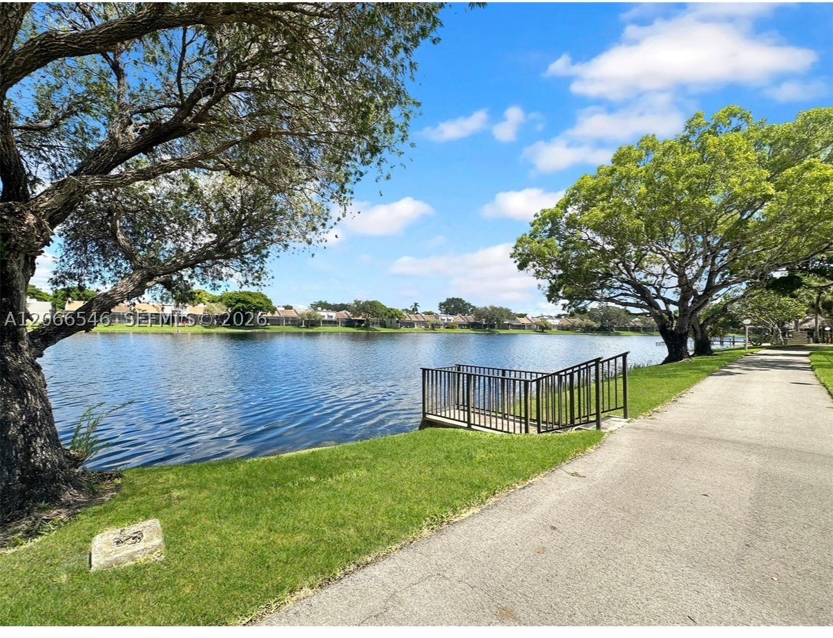 Pembroke Pines photo 3