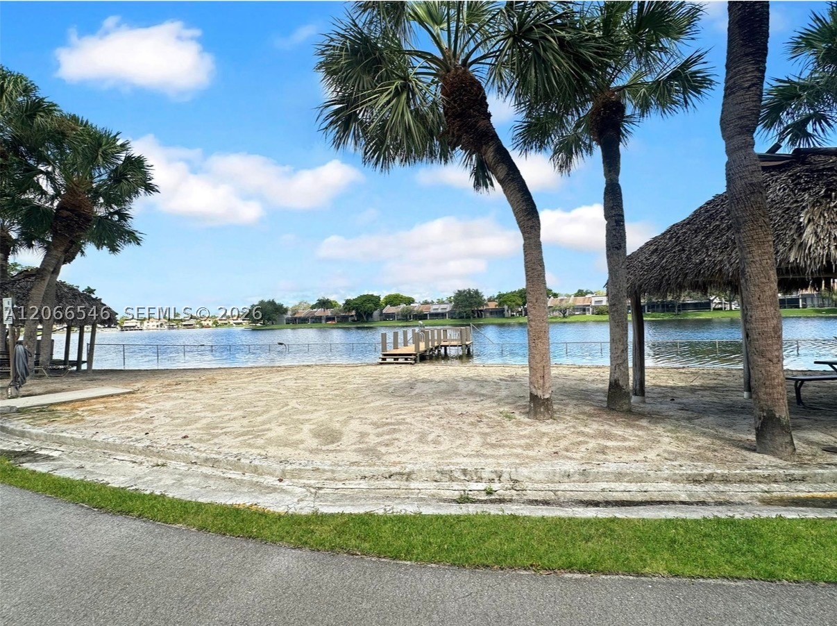Pembroke Pines photo 4
