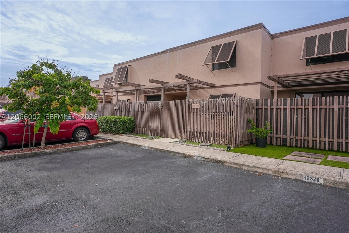 Pembroke Pines photo 2