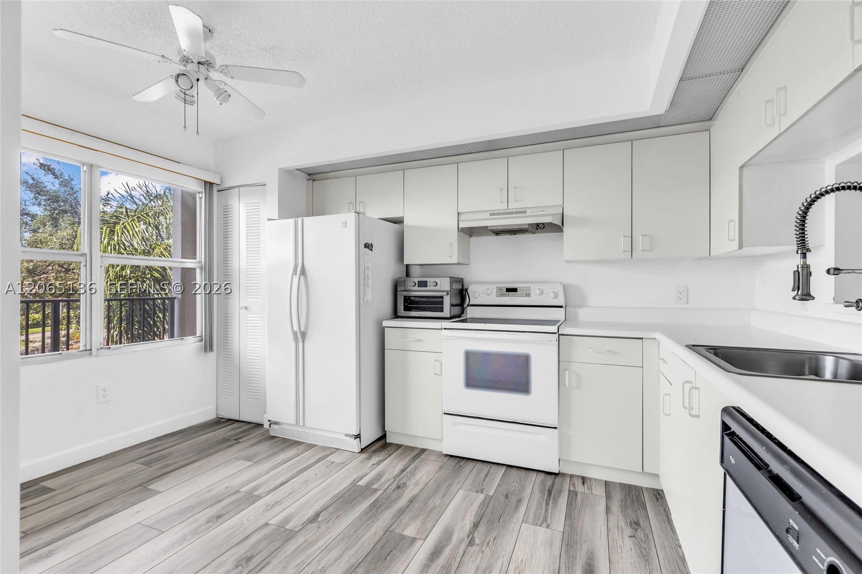 Pembroke Pines photo 2