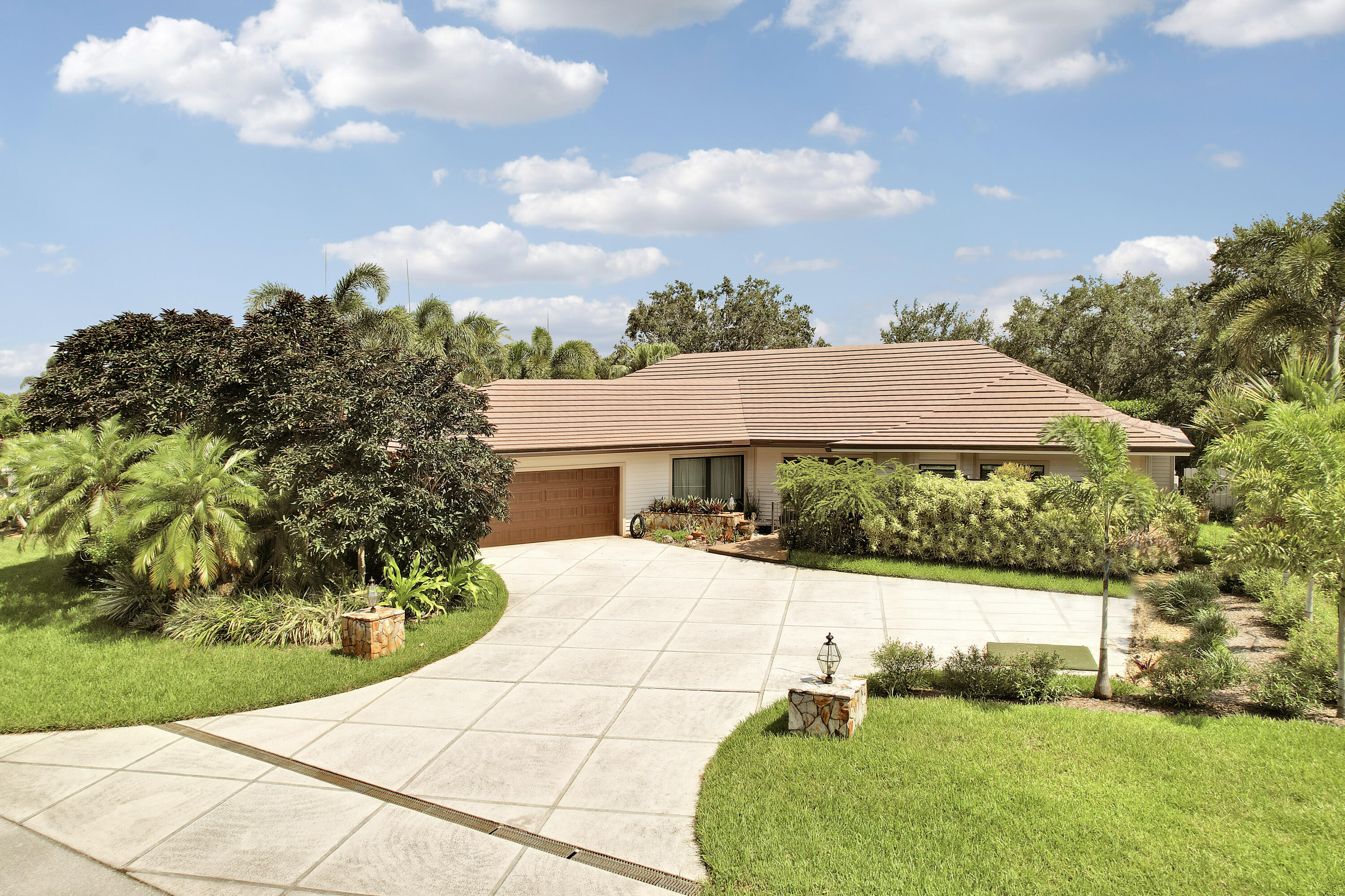 Palm Beach Gardens photo 1