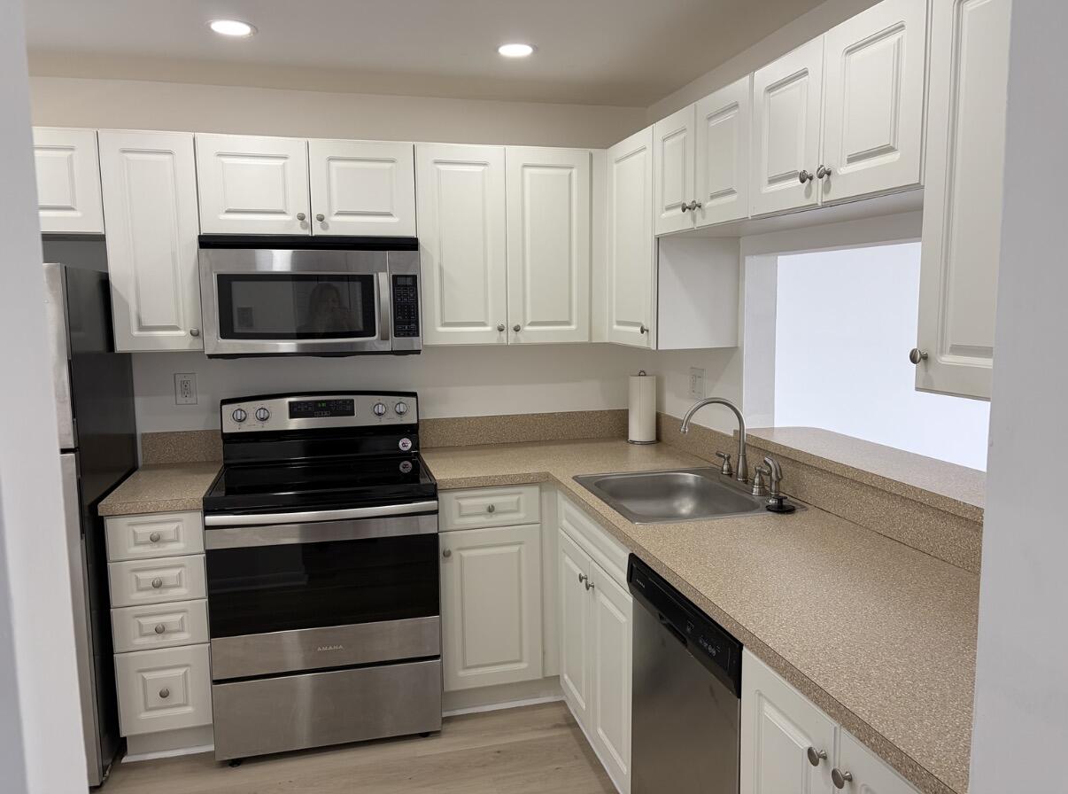 Pembroke Pines photo 2