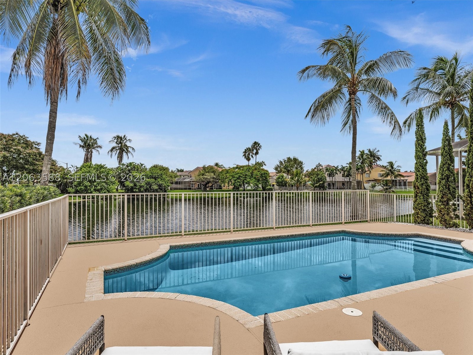 Pembroke Pines photo 2