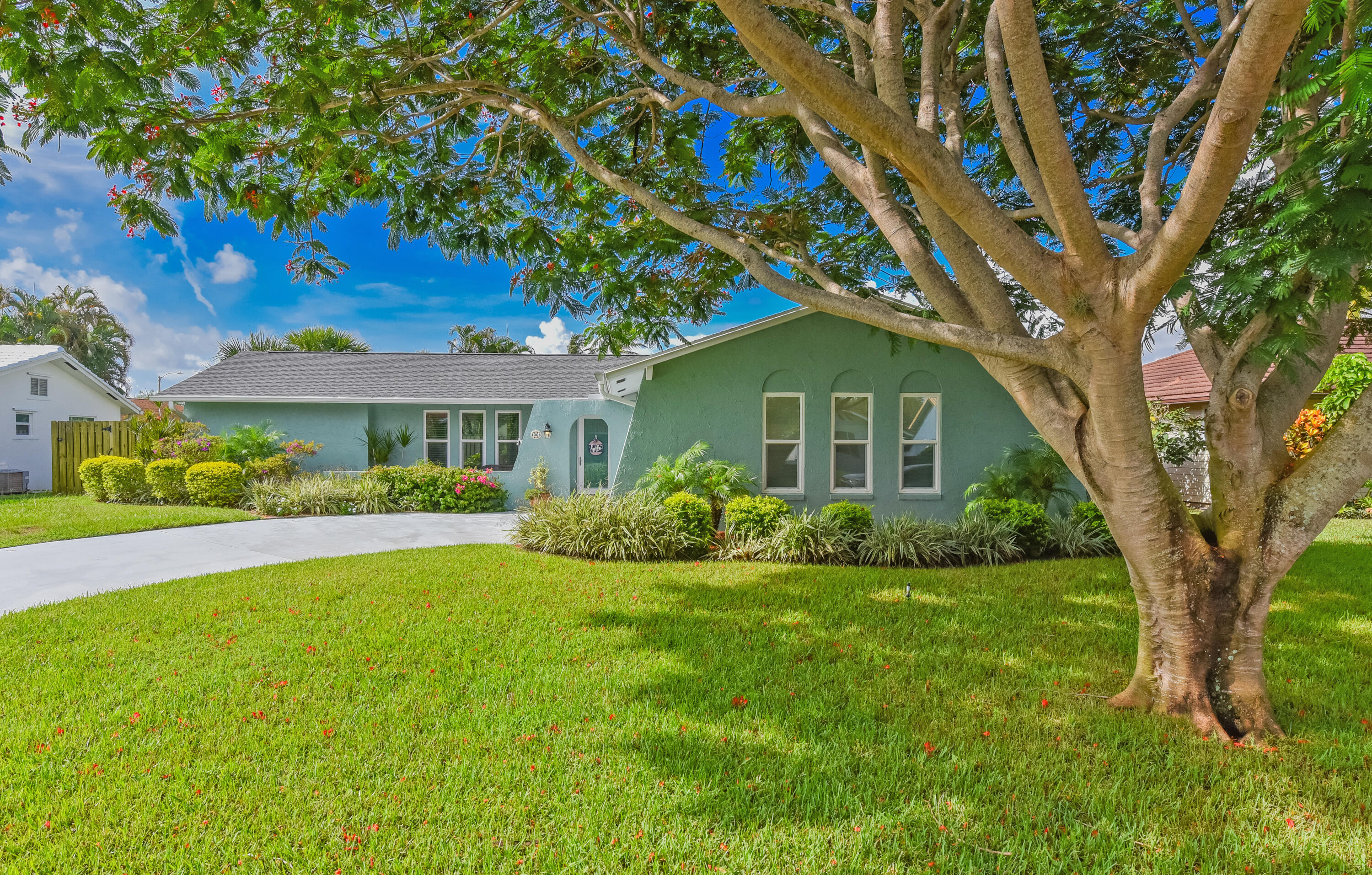 Palm Beach Gardens photo 1