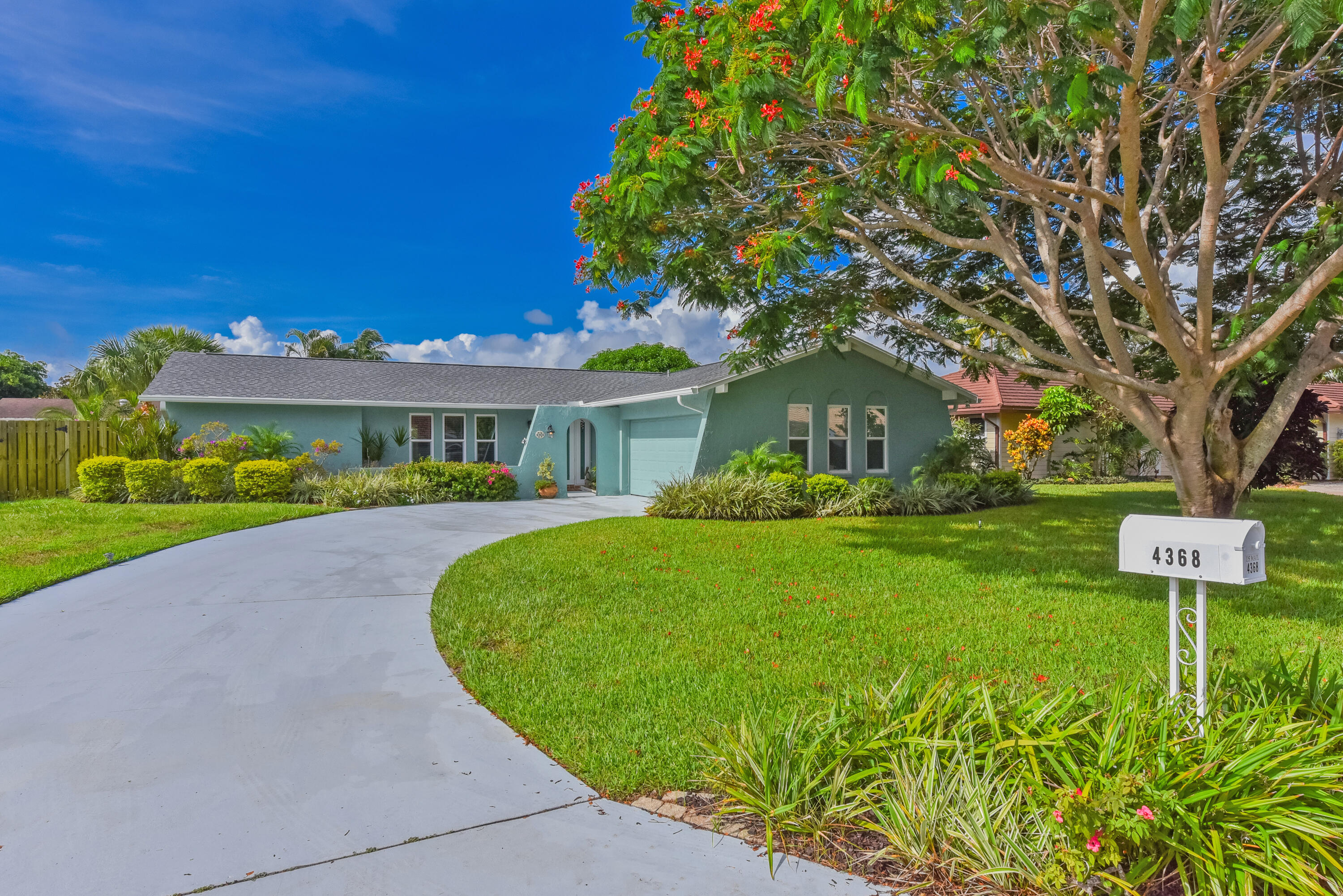 Palm Beach Gardens photo 2
