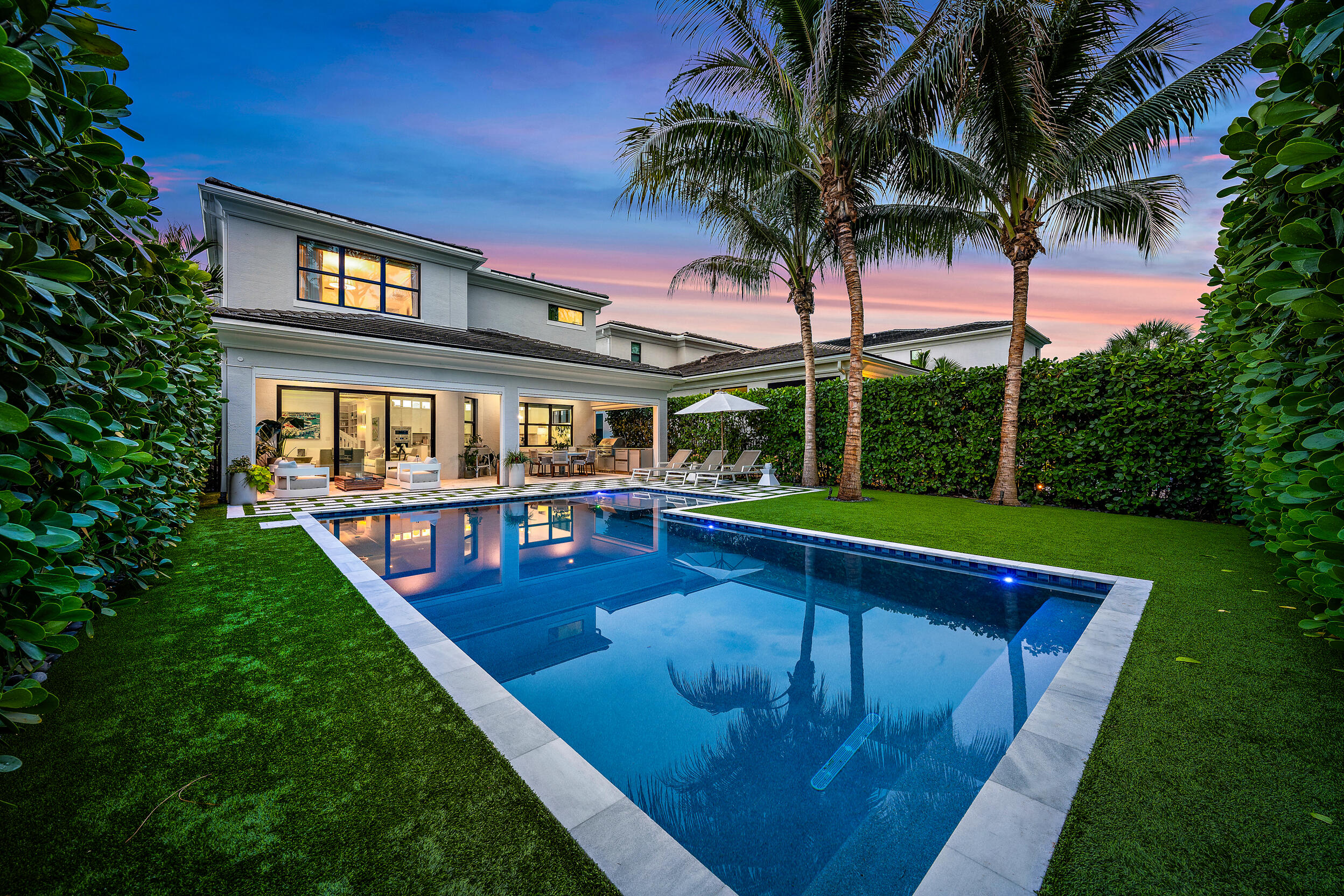 Palm Beach Gardens photo 1