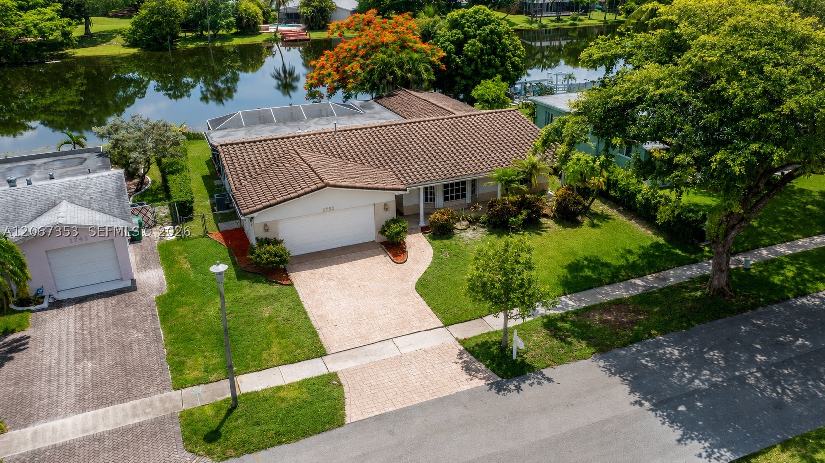 Pembroke Pines photo 1