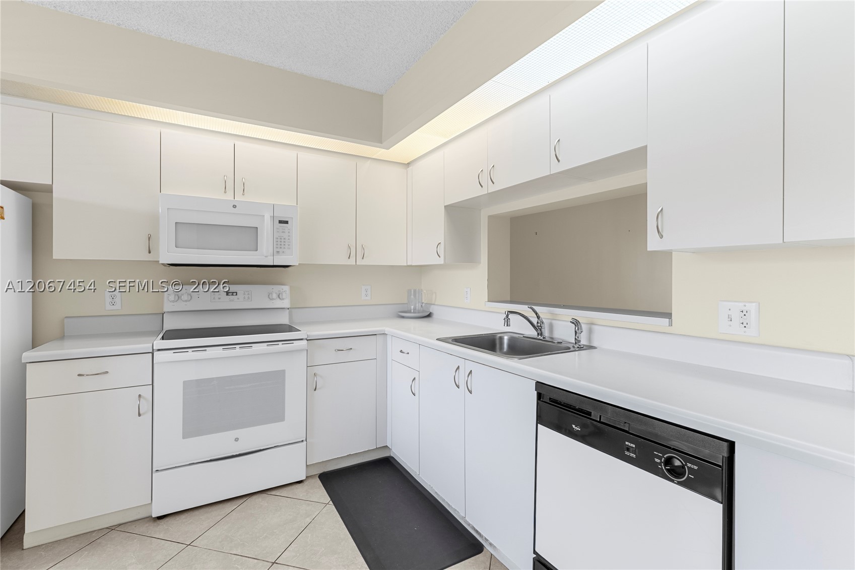 Pembroke Pines photo 2