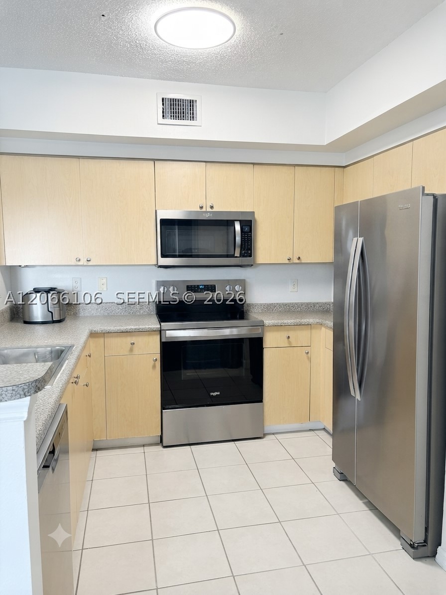 Miramar photo 2
