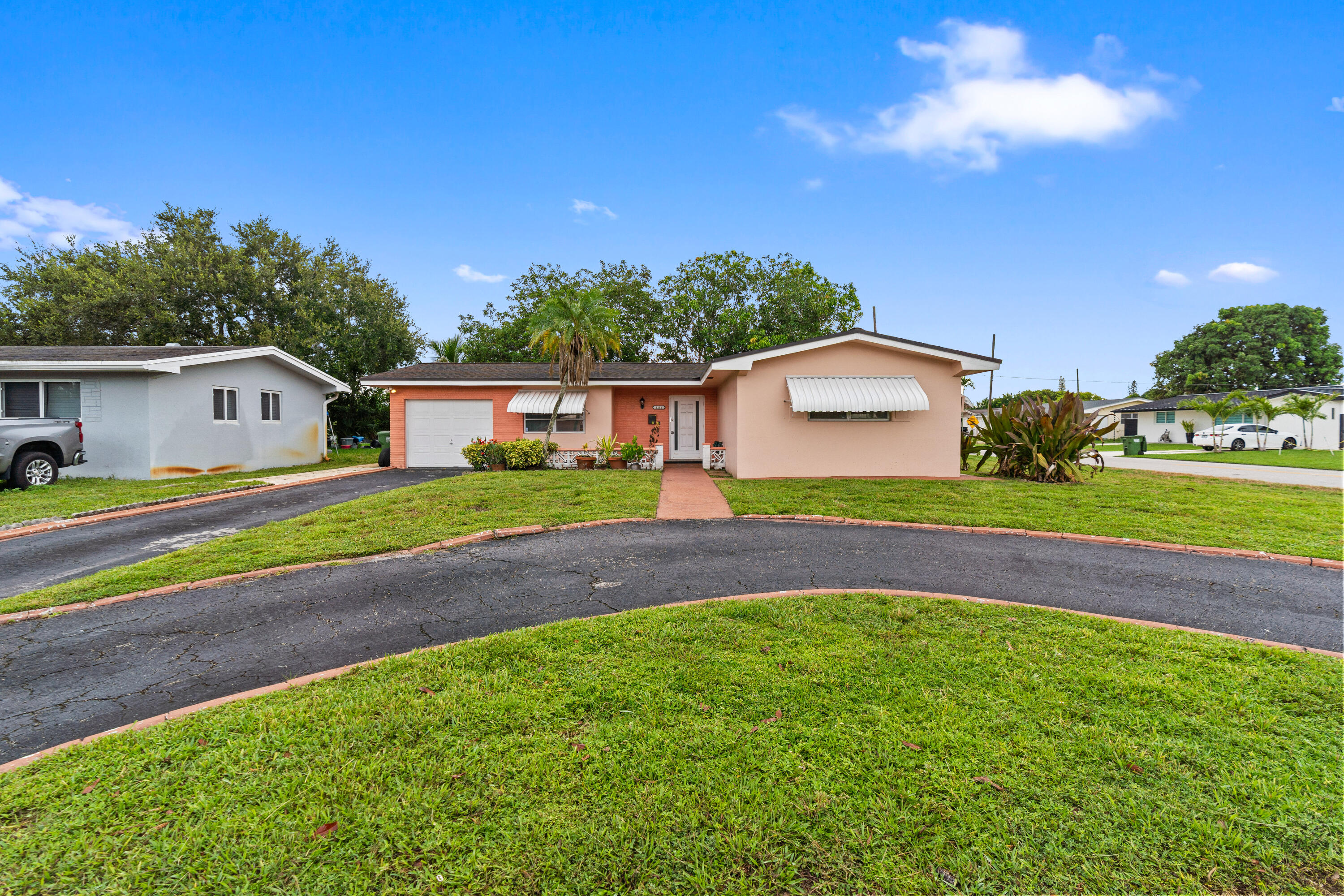 Pembroke Pines photo 1
