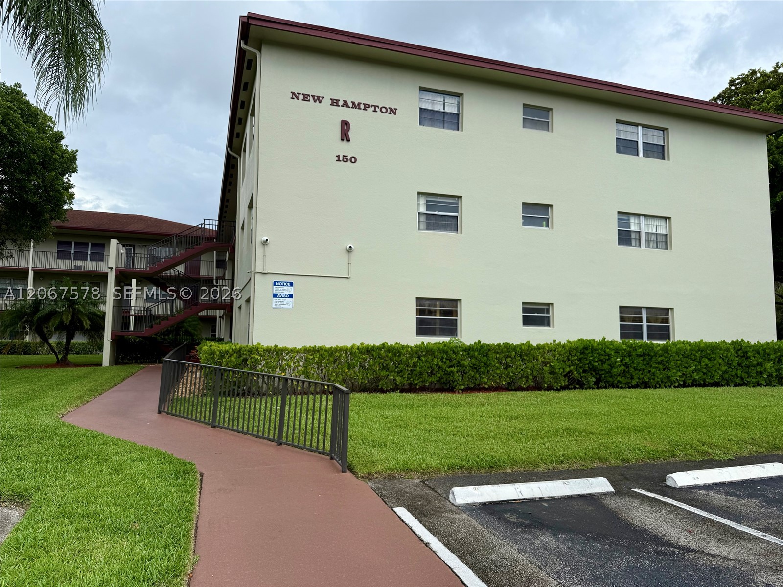 Pembroke Pines photo 1