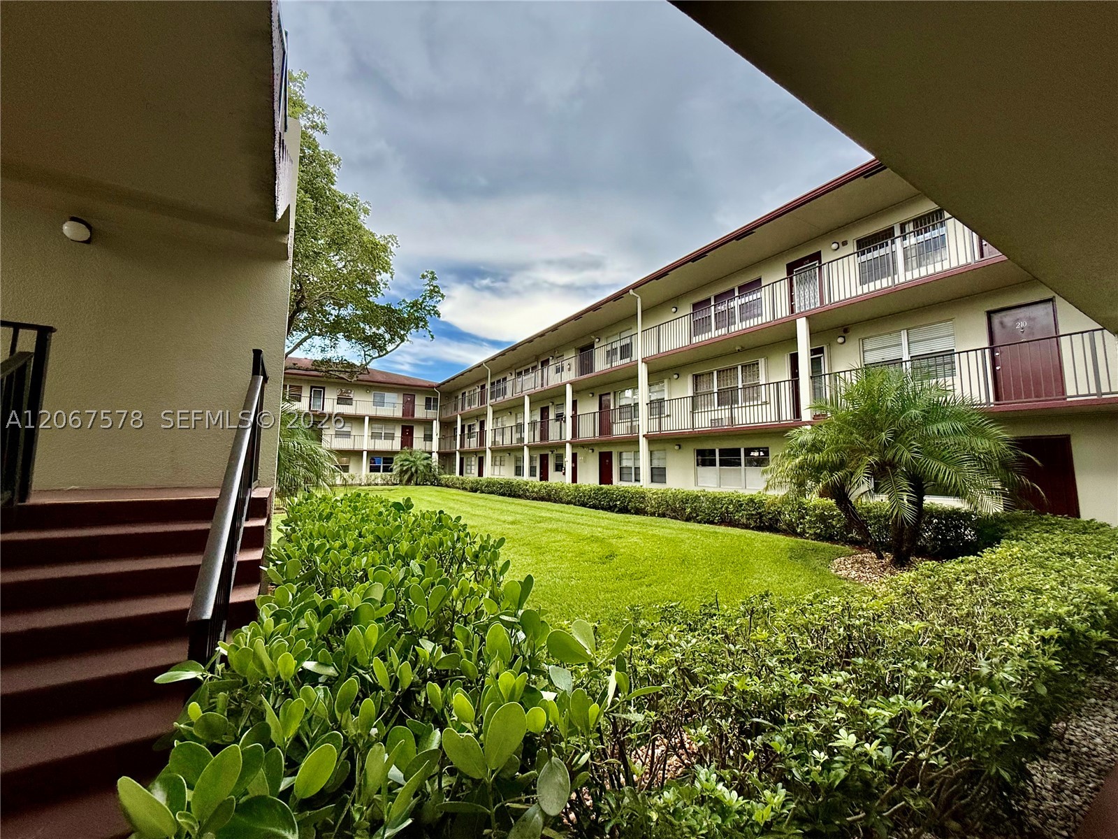 Pembroke Pines photo 4