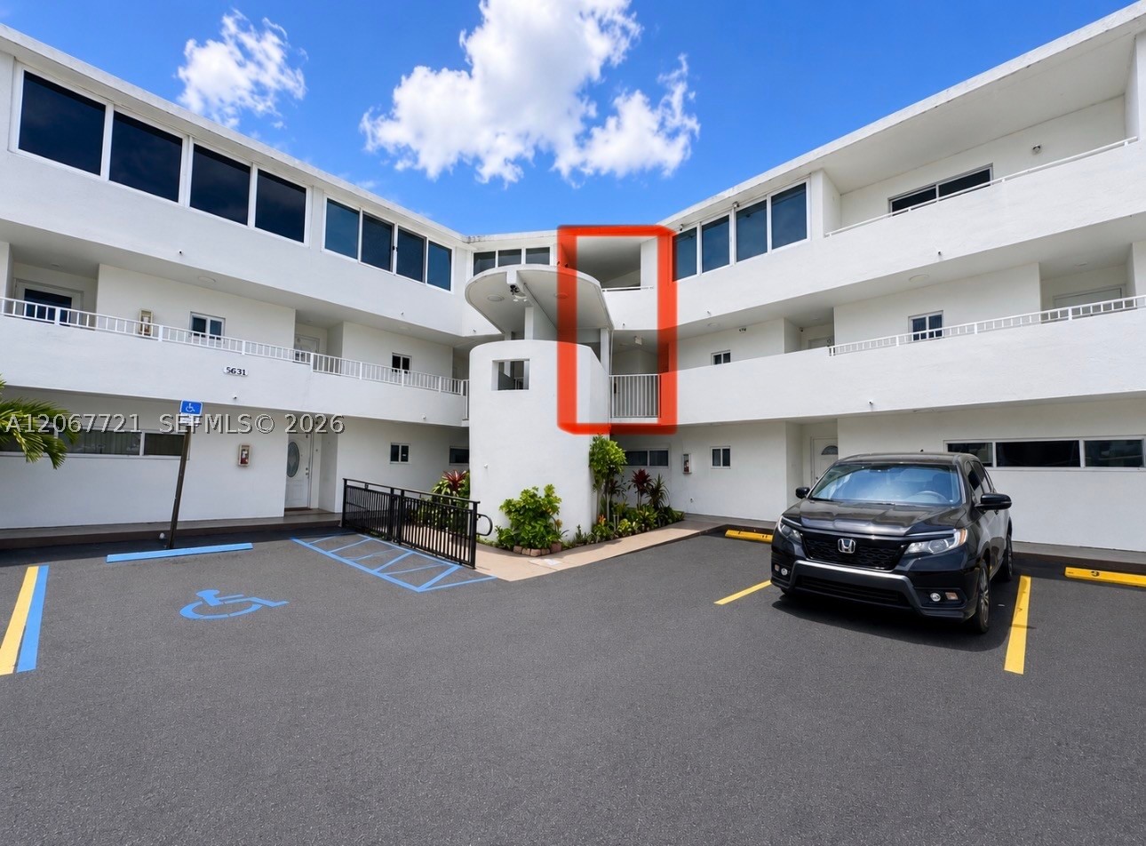 Hialeah photo 3