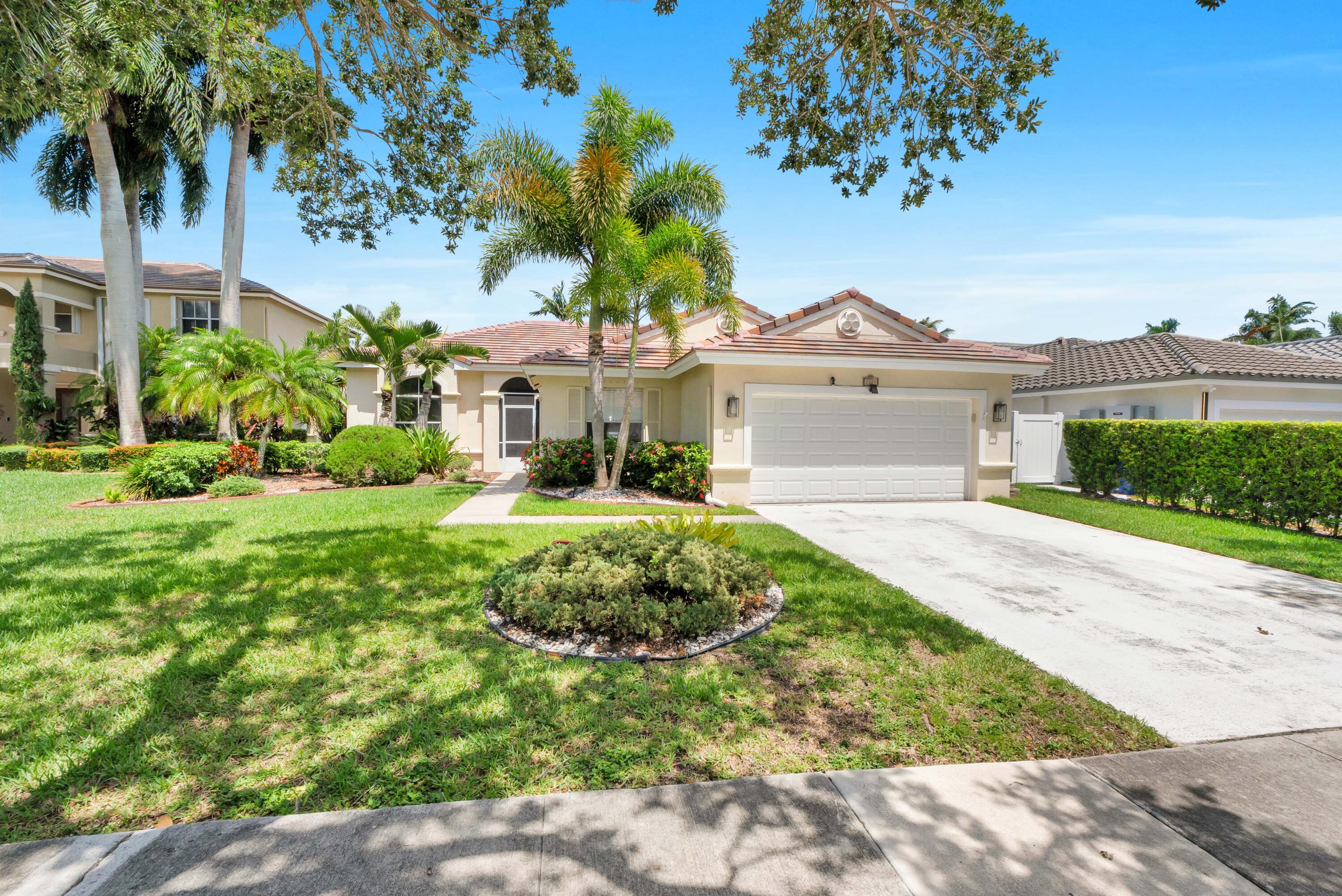 Pembroke Pines photo 2