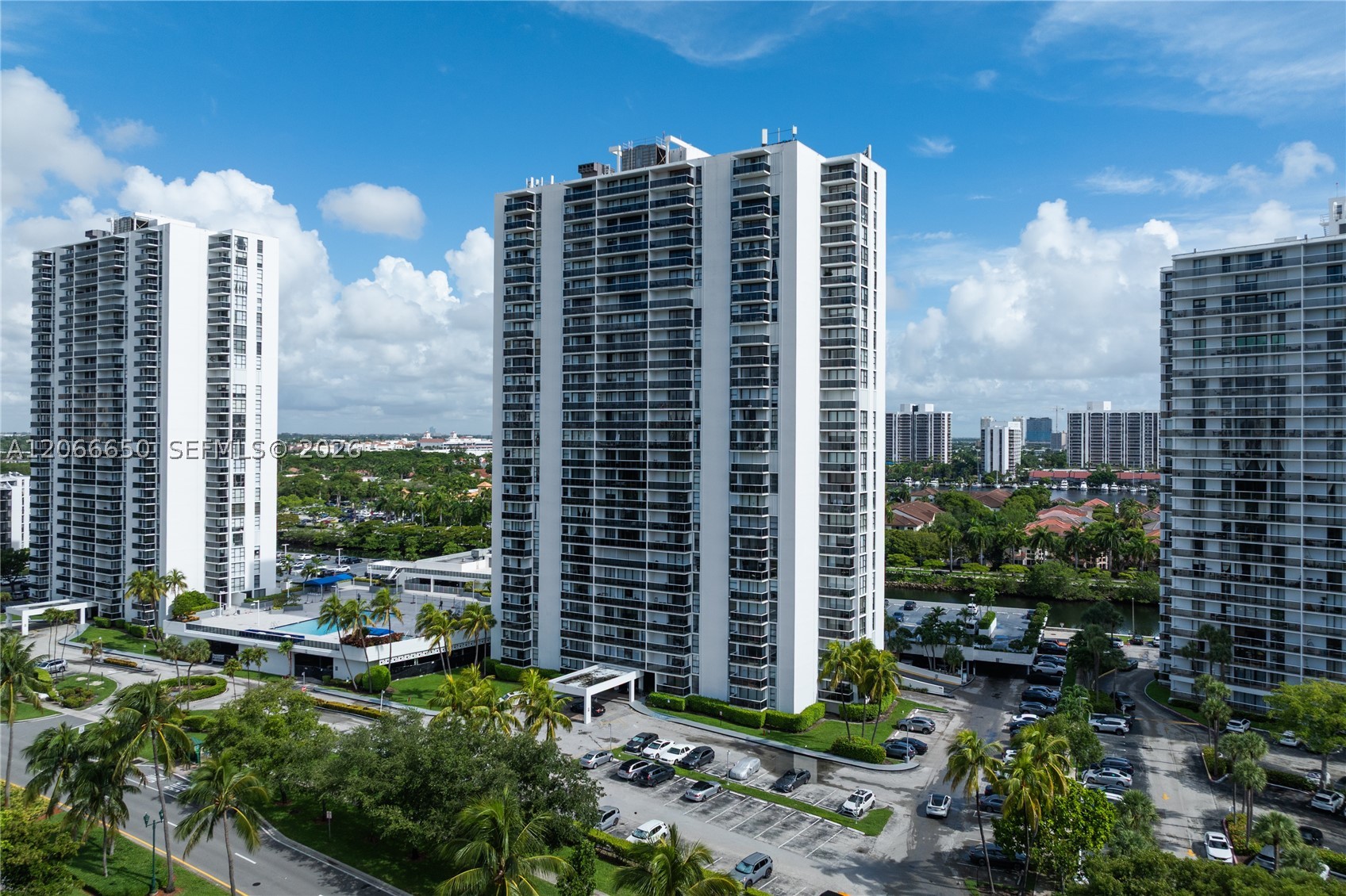 Aventura photo 3
