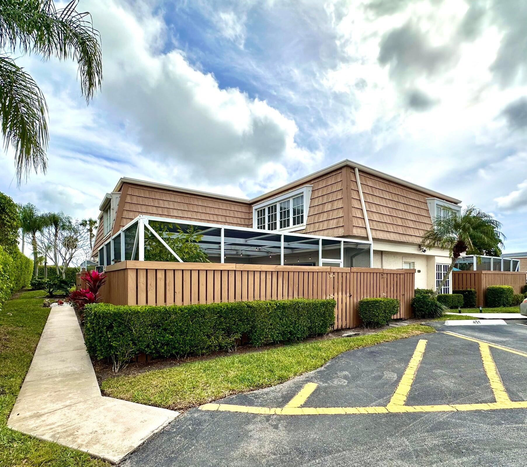 Palm Beach Gardens photo 2