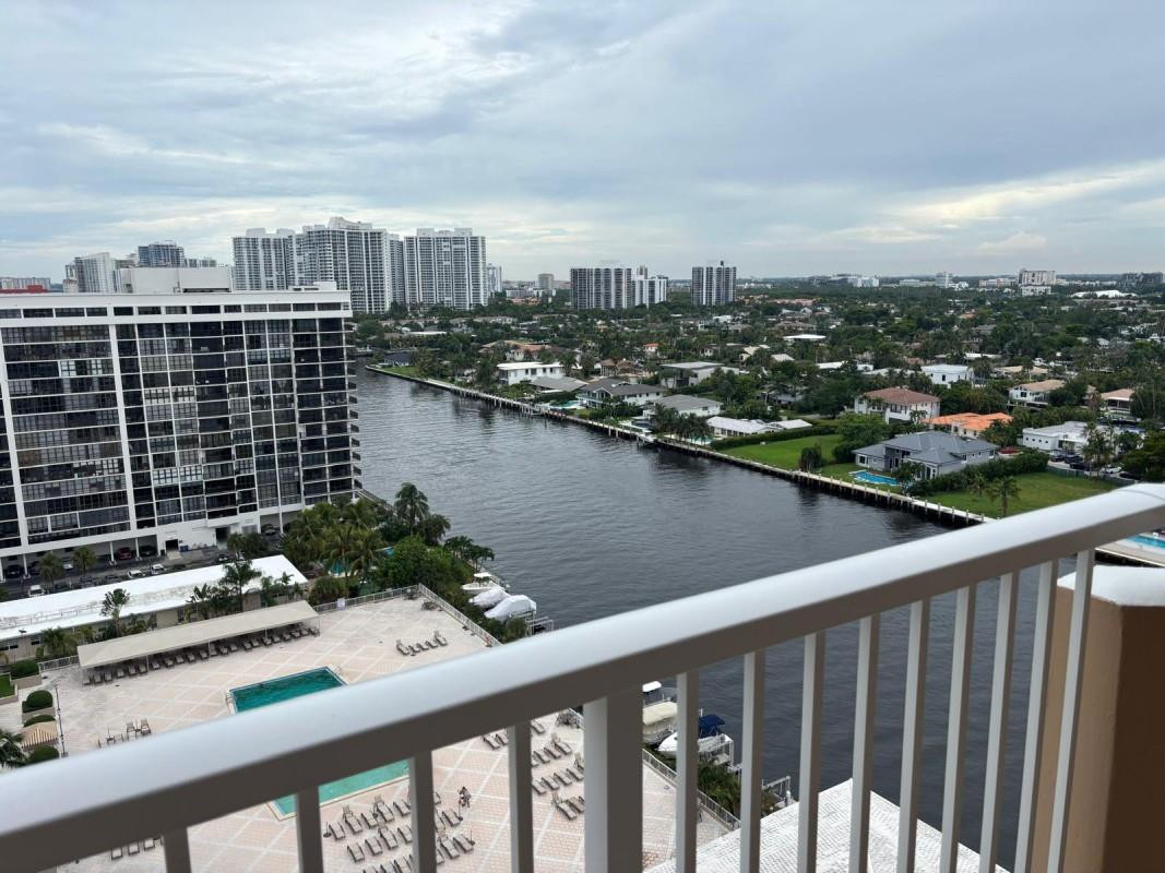Hallandale Beach photo 1