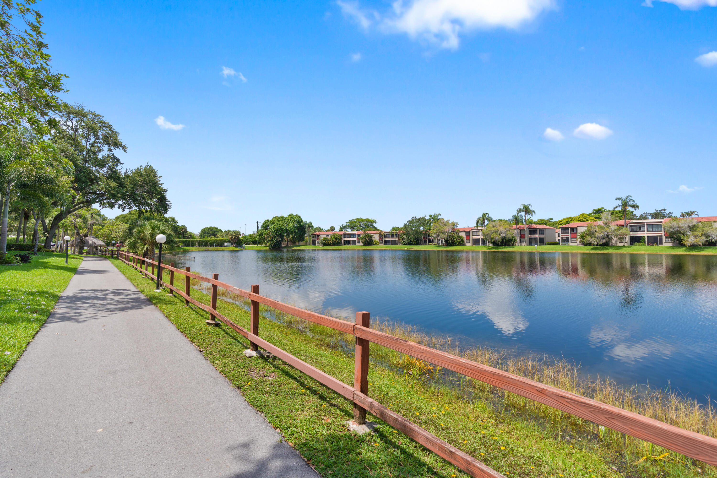 Pembroke Pines photo 4