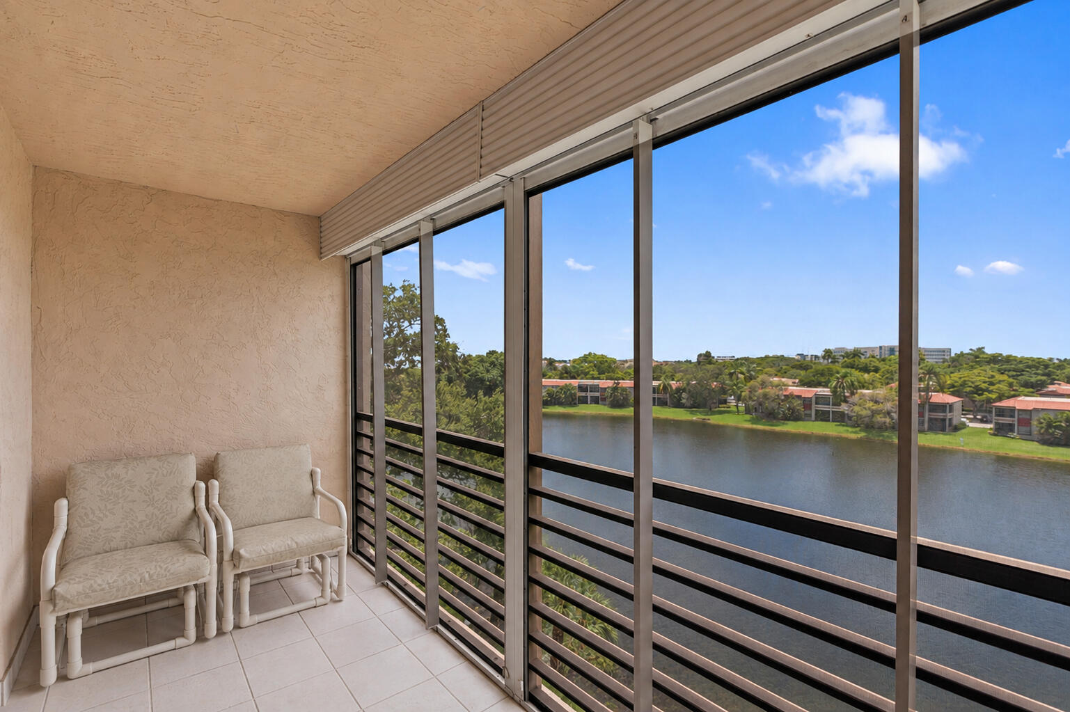 Pembroke Pines photo 2