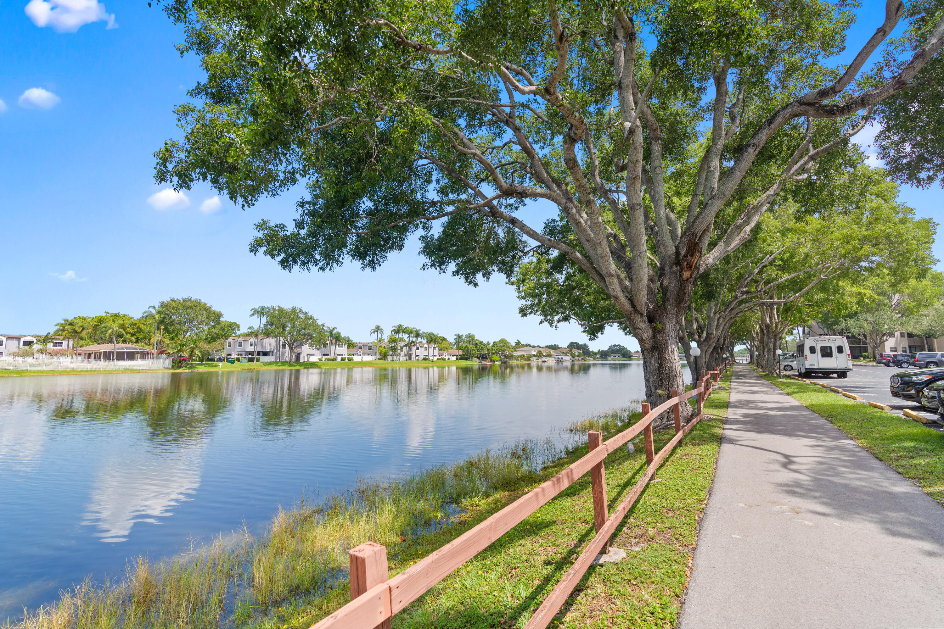 Pembroke Pines photo 5