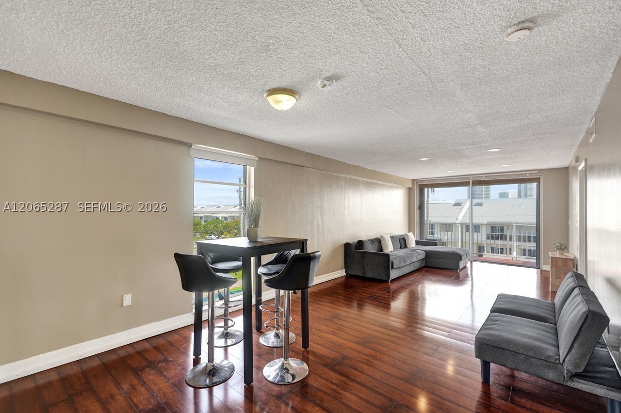 North Miami Beach photo 2