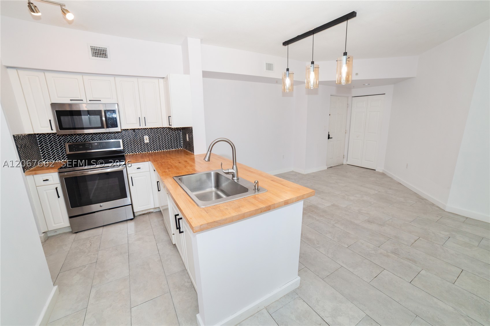 Sunny Isles Beach photo 1