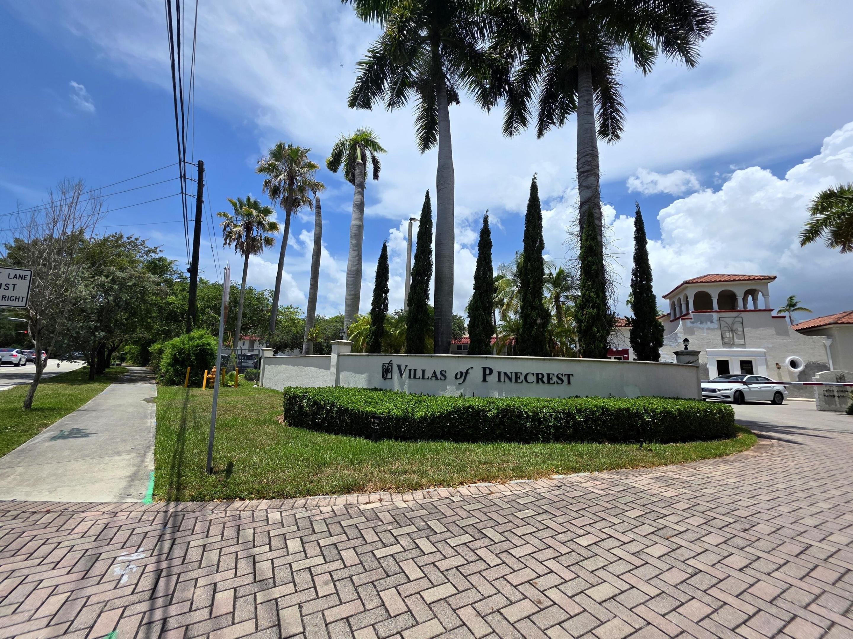 Pinecrest photo 4