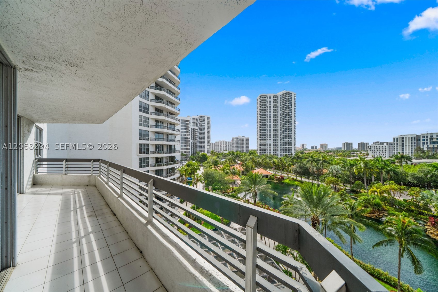 Aventura photo 2