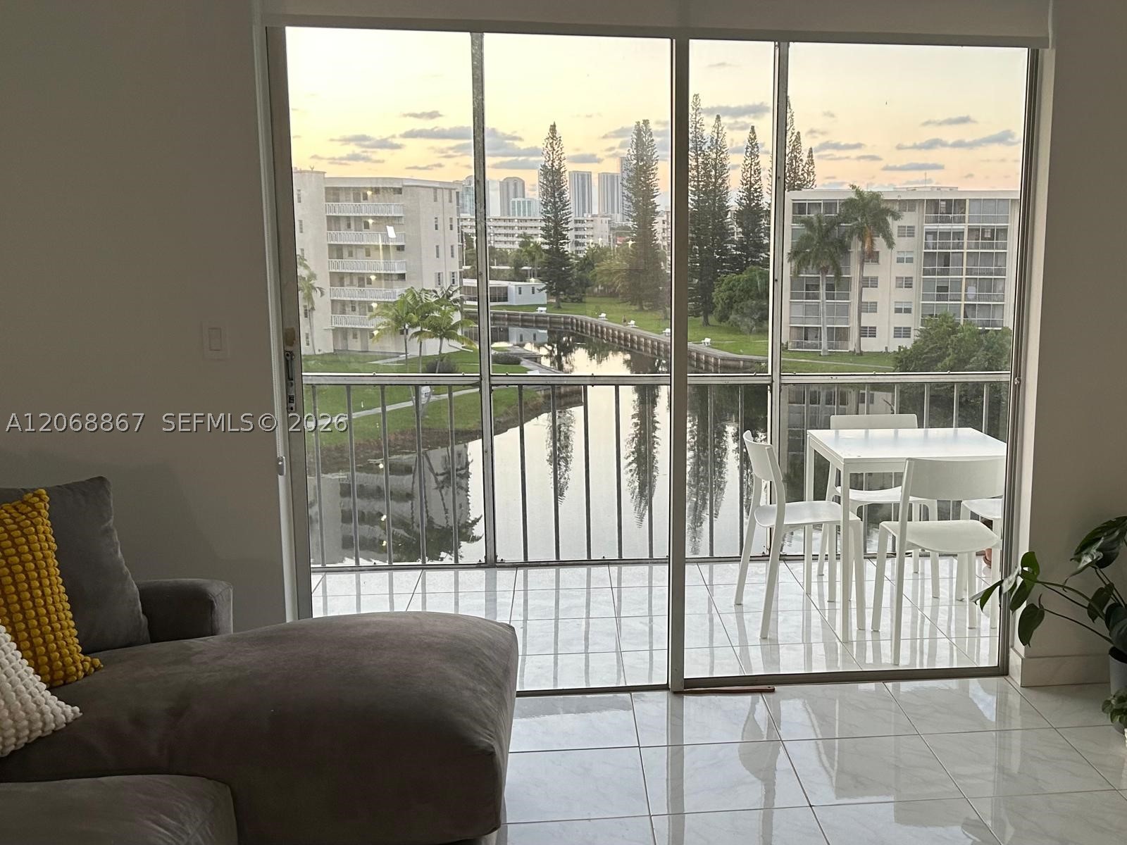 Aventura photo 2