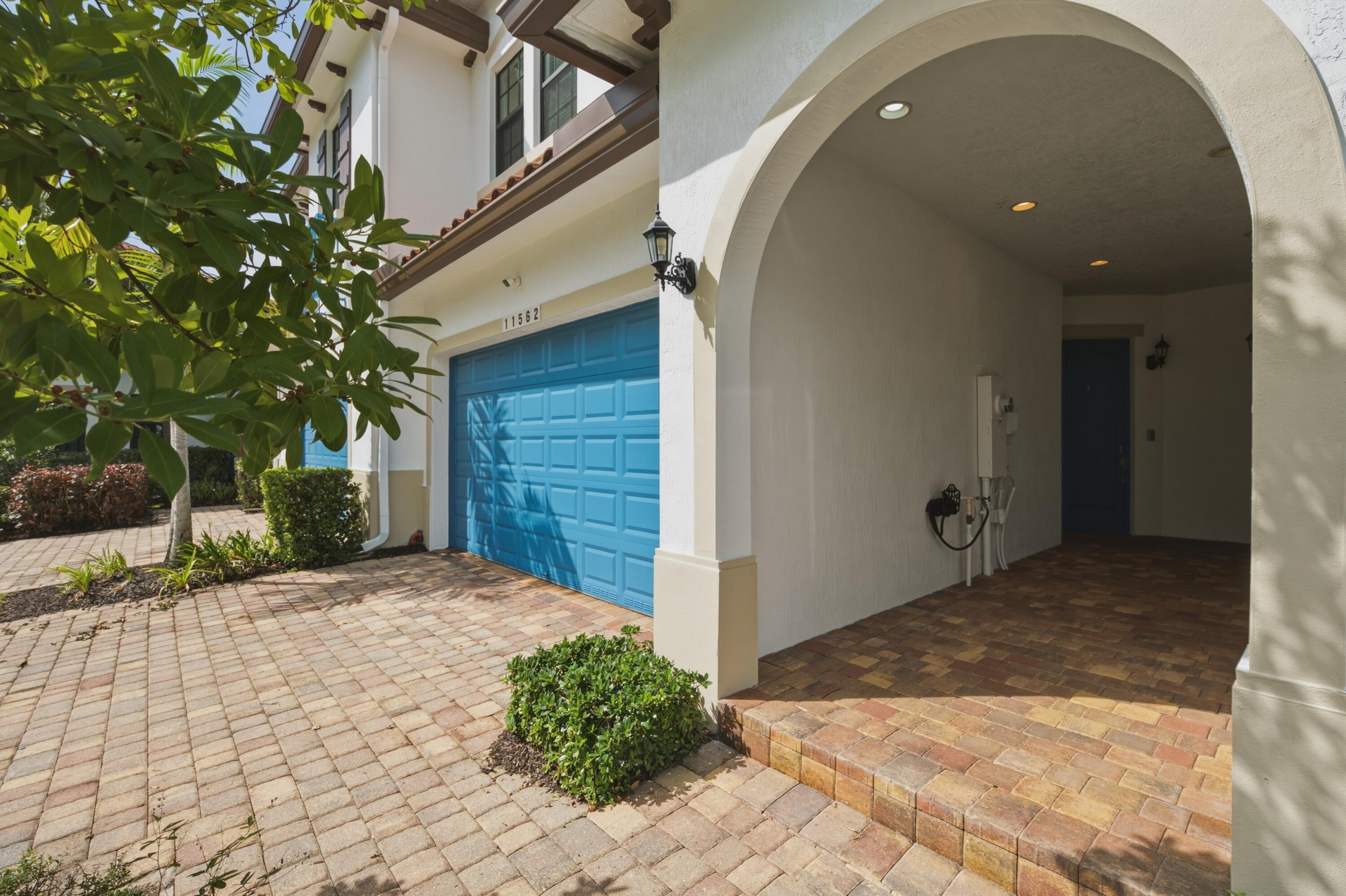 Pembroke Pines photo 2