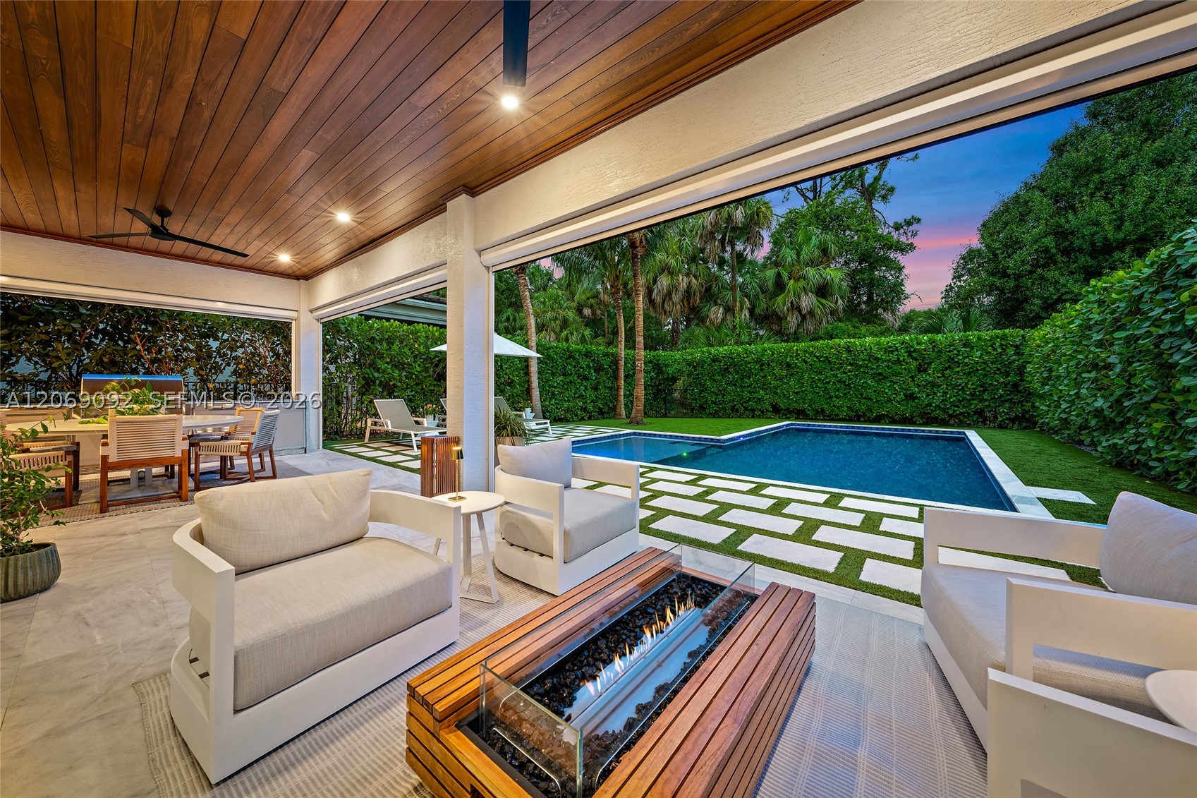 Palm Beach Gardens photo 2