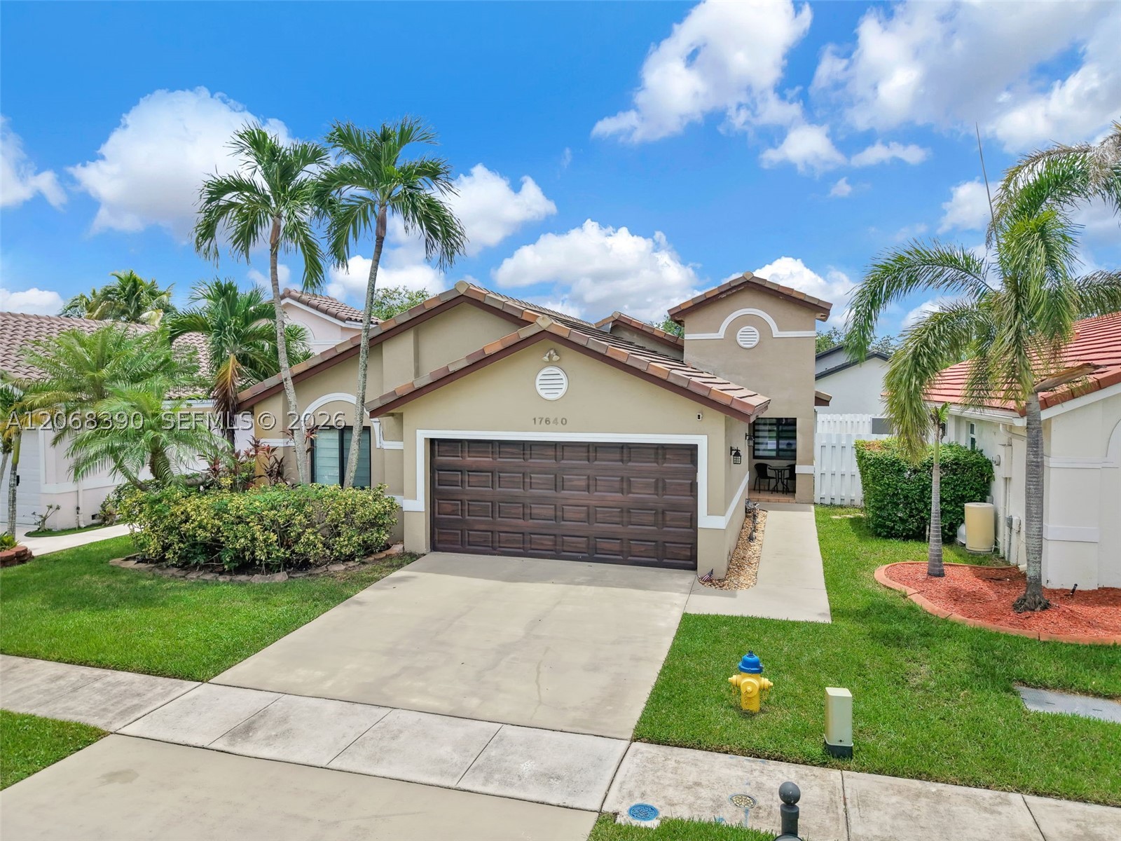 Pembroke Pines photo 1