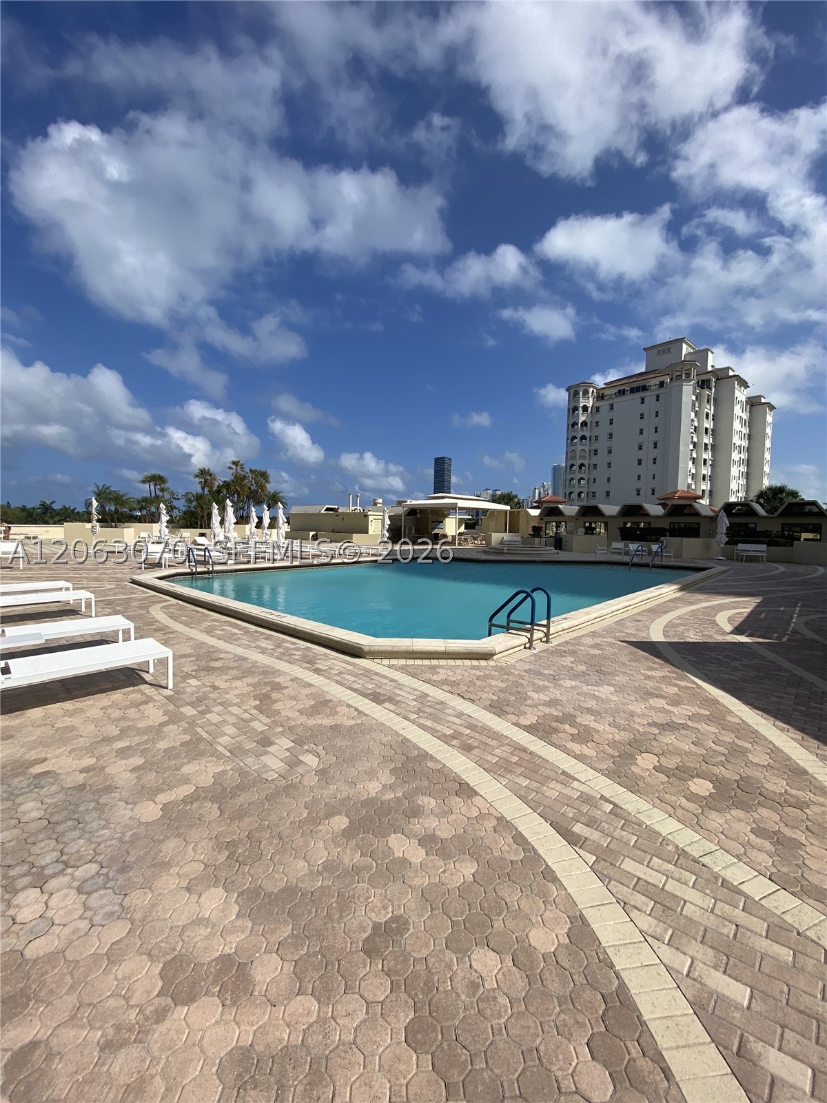 Aventura photo 3