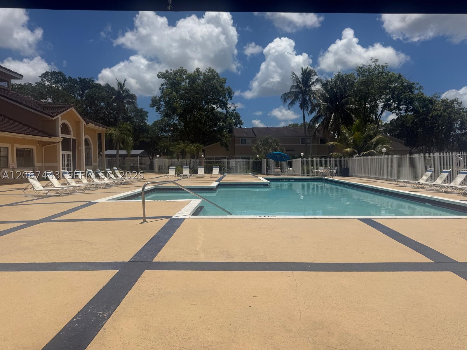 Pembroke Pines photo 3