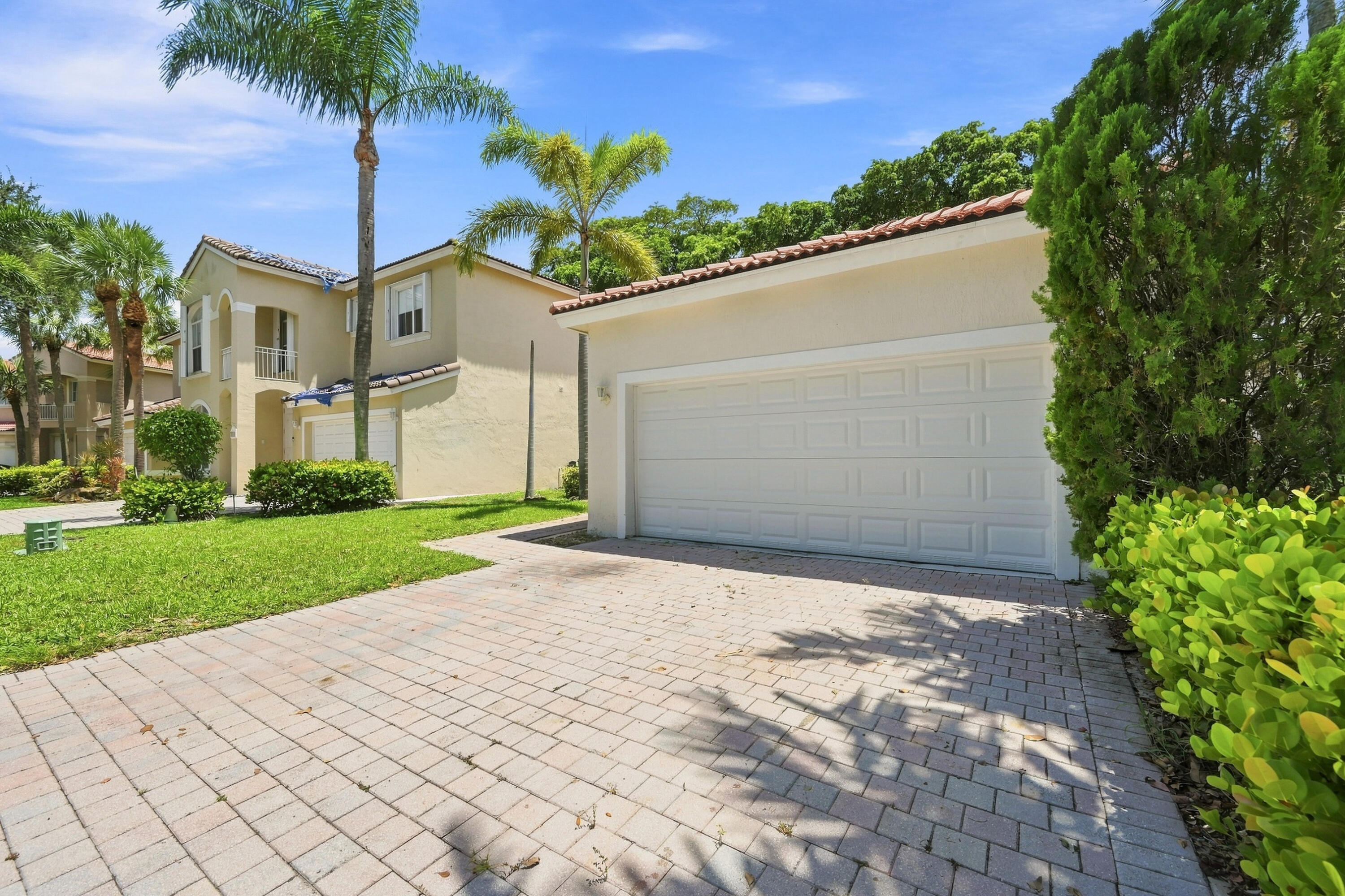 Pembroke Pines photo 3