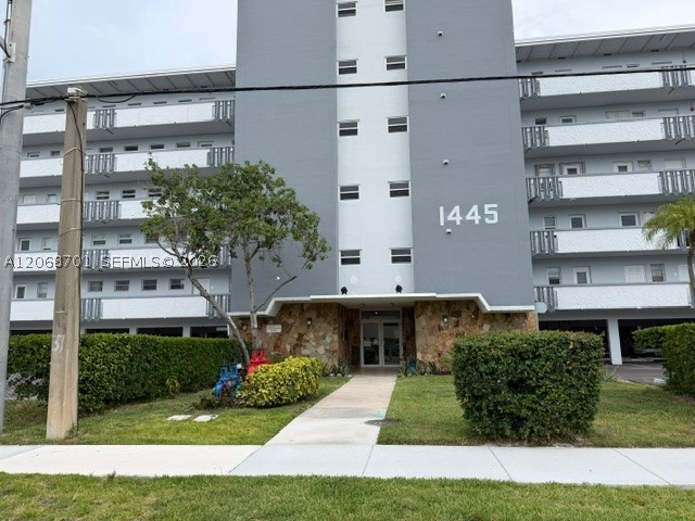 Hallandale Beach photo 1