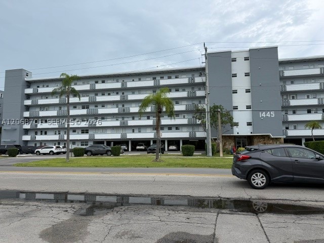 Hallandale Beach photo 2