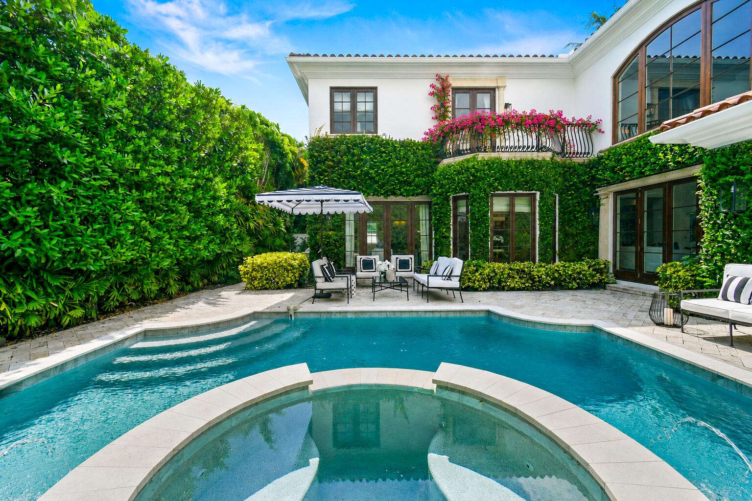 Palm Beach photo 2