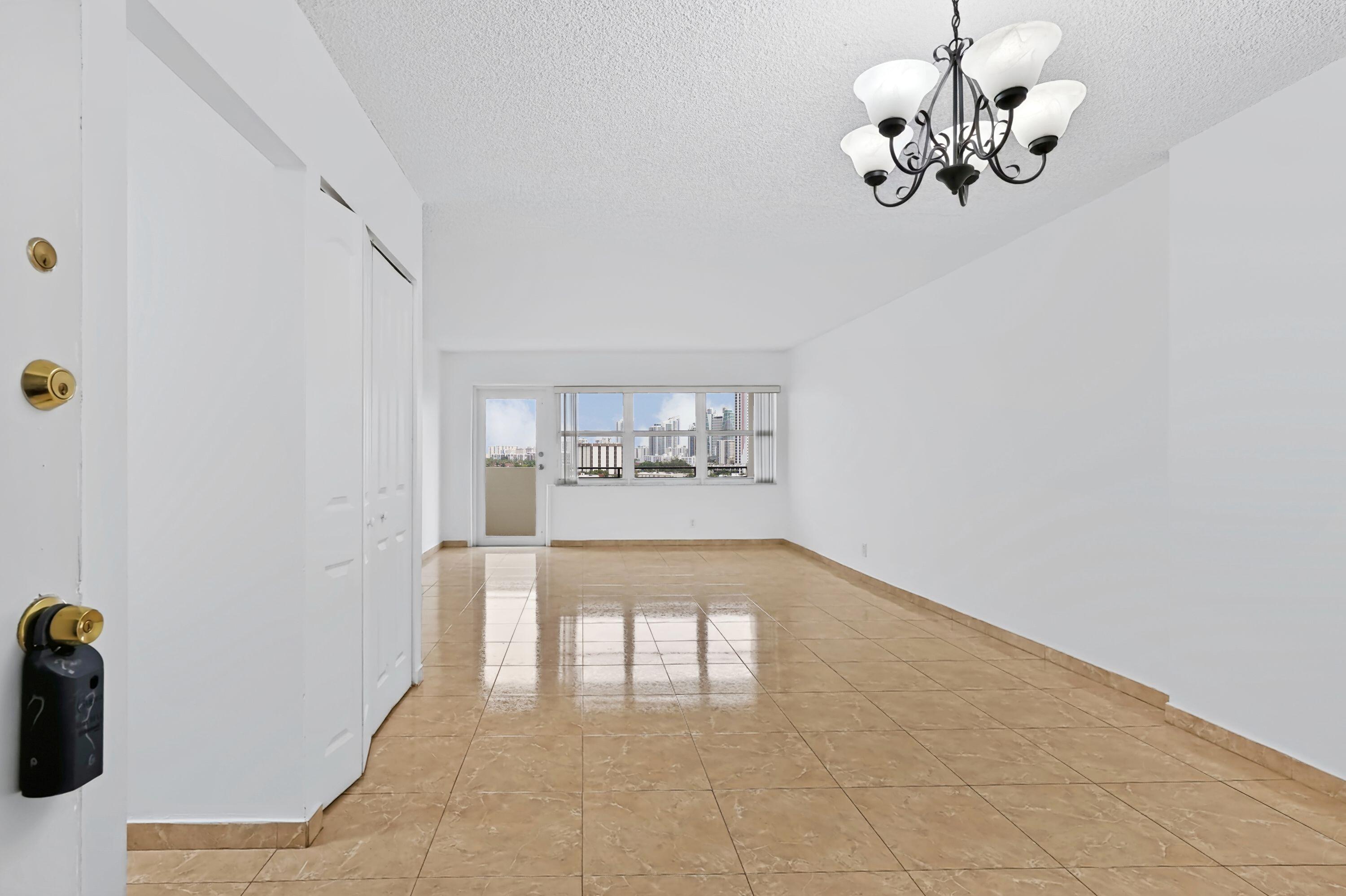 Hallandale Beach photo 2
