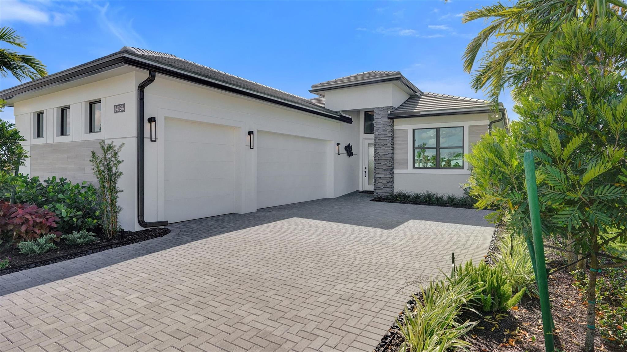 Palm Beach Gardens photo 1