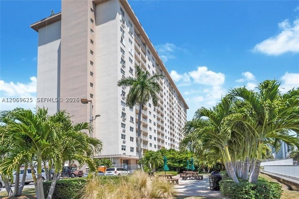 Sunny Isles Beach photo 1