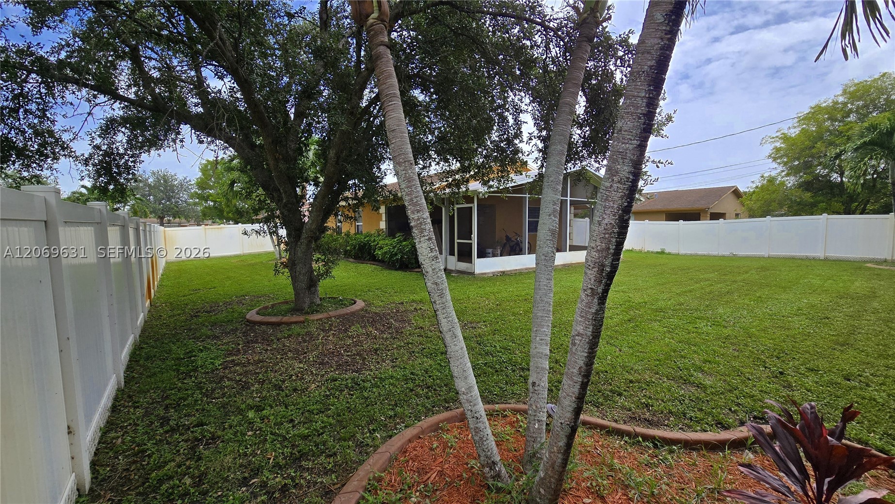 Miramar photo 3