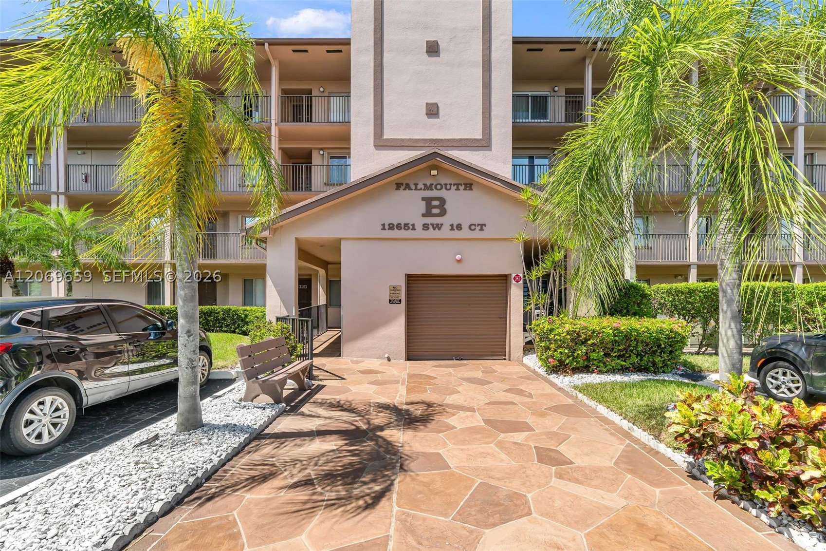 Pembroke Pines photo 2
