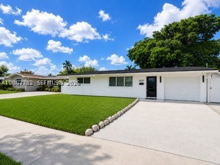 Pembroke Pines photo 1