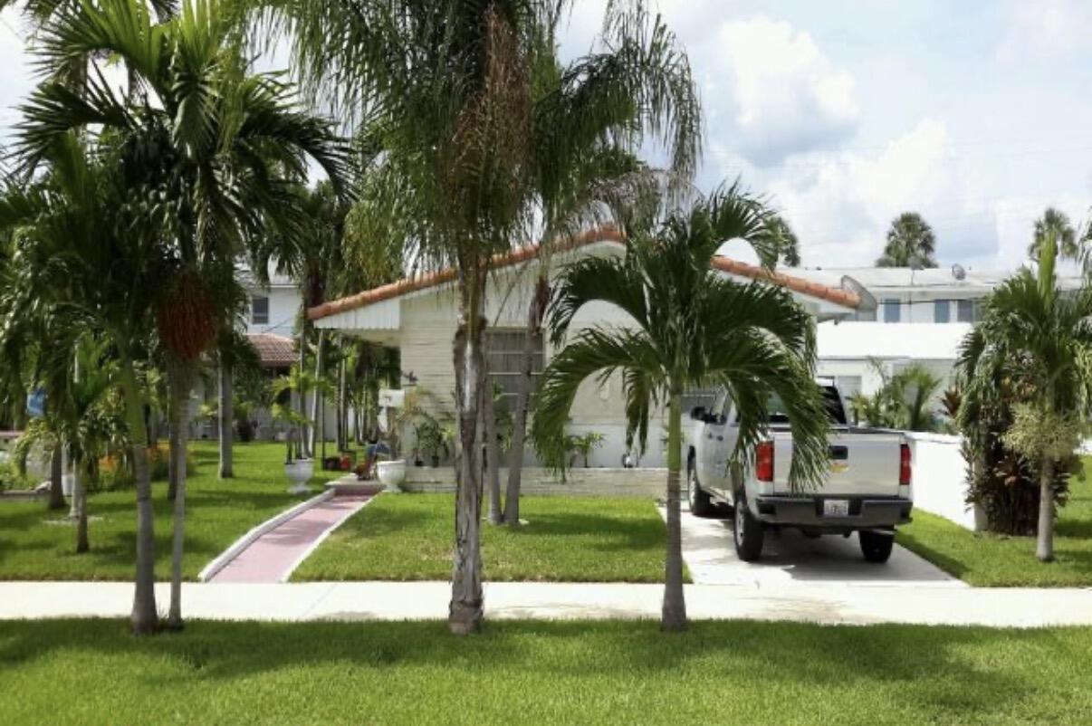 Hallandale Beach photo 4