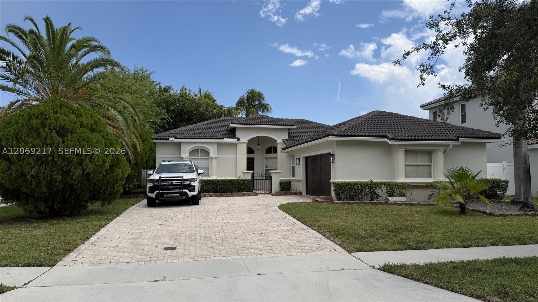 Pembroke Pines photo 1